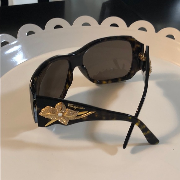 Ferragamo Sunglasses - Picture 1 of 6